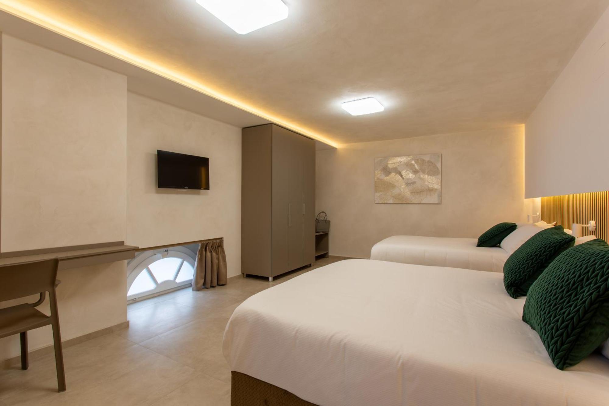 Deluxe Triple Room