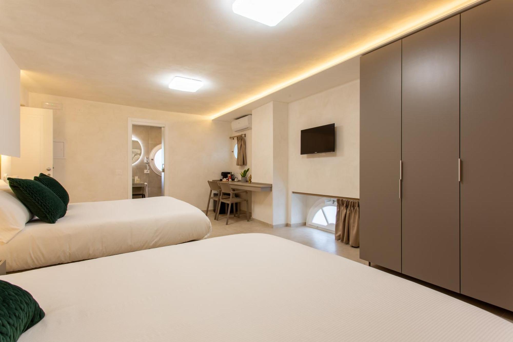 Deluxe Triple Room
