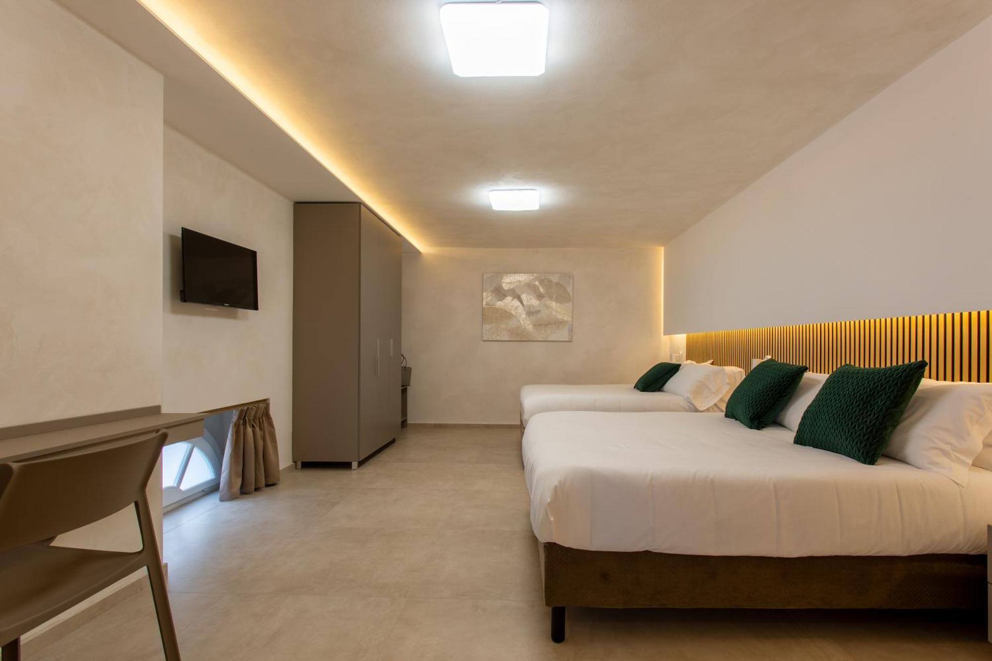 Deluxe Triple Room