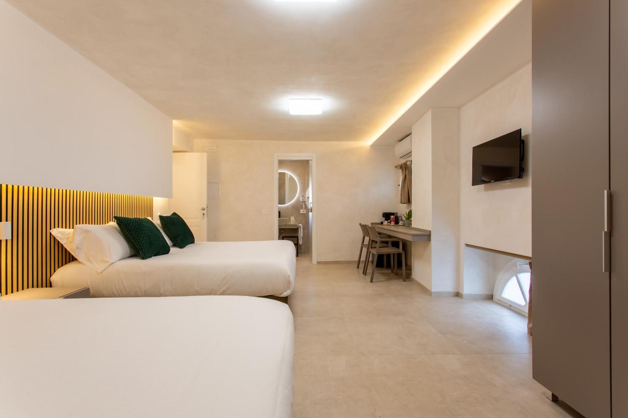 Deluxe Triple Room